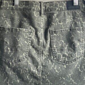 American Eagle NEW Hi-Rise Mini Skirt Ne(x)t Level Size 4 Stretch Green Leopard